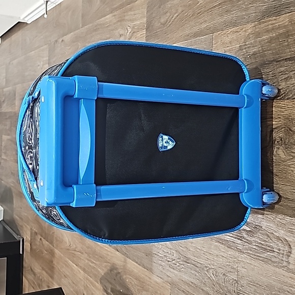 Avengers Infinity War kids size suitcase with wheels - Picture 2 of 8